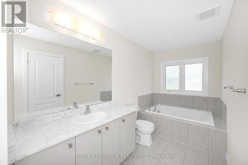 15 Aviron Crescent, Welland, ON - Indoor Photo Showing Bathroom