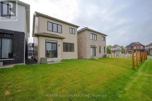 15 Aviron Crescent, Welland, ON - Outdoor