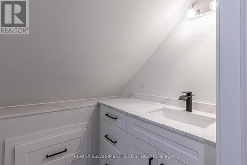 163 Glennie Avenue, Hamilton (Normanhurst), ON - Indoor Photo Showing Bathroom