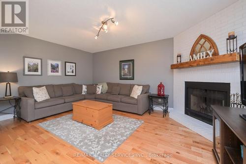 10 Livingston Drive, Caledon, ON - Indoor Photo Showing Living Room With Fireplace