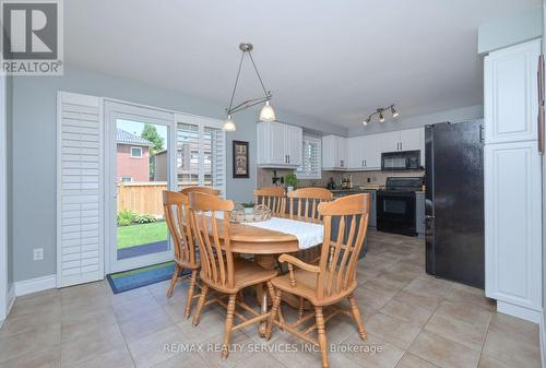 10 Livingston Drive, Caledon, ON - Indoor Photo Showing Dining Room