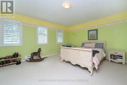 10 Livingston Drive, Caledon, ON - Indoor Photo Showing Bedroom