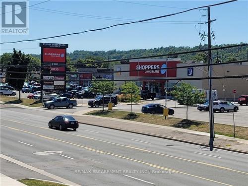 308 - 121 Highway 8 N, Hamilton (Stoney Creek), ON - Outdoor