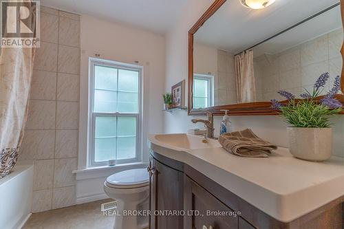 131 Ross Street, Welland, ON - Indoor Photo Showing Bathroom