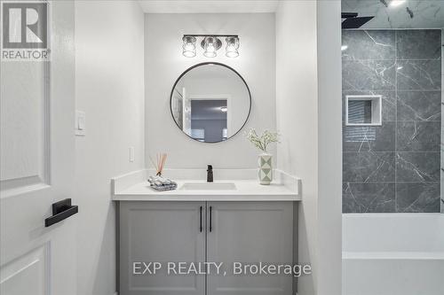 160 Sonoma Boulevard, Vaughan (Sonoma Heights), ON - Indoor Photo Showing Bathroom