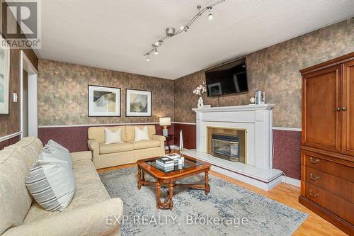 981 Valdese Drive, Mississauga (Erindale), ON - Indoor Photo Showing Living Room With Fireplace