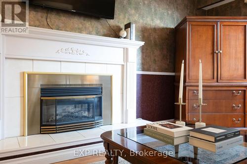 981 Valdese Drive, Mississauga (Erindale), ON - Indoor Photo Showing Living Room With Fireplace