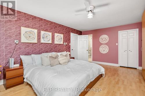 981 Valdese Drive, Mississauga (Erindale), ON - Indoor Photo Showing Bedroom