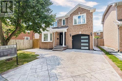 2050 Oak Bliss Crescent, Oakville, ON - Outdoor With Facade