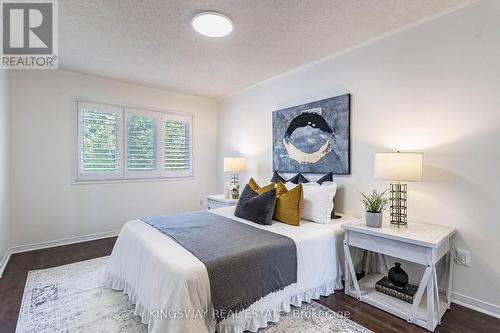 2050 Oak Bliss Crescent, Oakville (West Oak Trails), ON - Indoor Photo Showing Bedroom