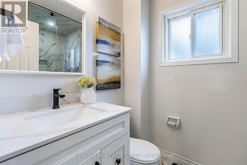 2050 Oak Bliss Crescent, Oakville, ON - Indoor Photo Showing Bathroom