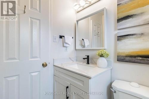 2050 Oak Bliss Crescent, Oakville, ON - Indoor Photo Showing Bathroom