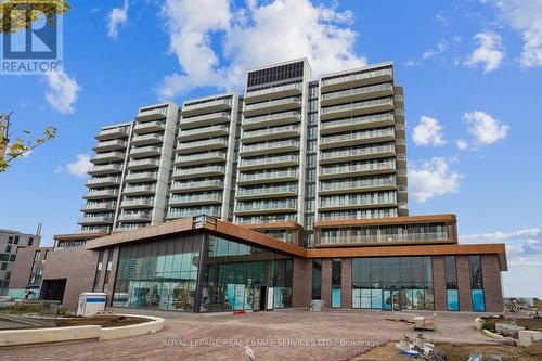 1306 - 220 Missinnihe Way, Mississauga, ON - Outdoor