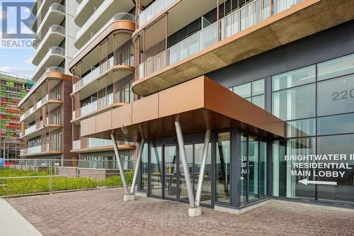 1306 - 220 Missinnihe Way, Mississauga, ON - Outdoor