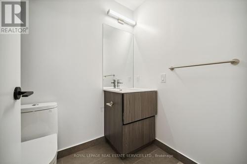 1306 - 220 Missinnihe Way, Mississauga, ON - Indoor