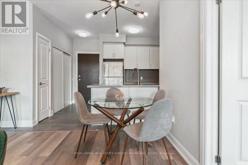 302 - 216 Oak Park Boulevard, Oakville, ON - Indoor Photo Showing Dining Room