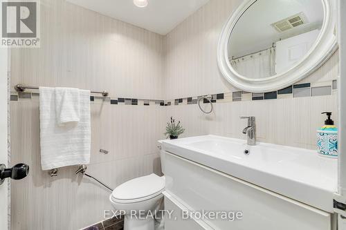 1107 - 4470 Tucana Court, Mississauga, ON - Indoor Photo Showing Bathroom