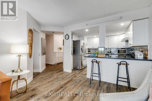 1107 - 4470 Tucana Court, Mississauga, ON - Indoor Photo Showing Kitchen