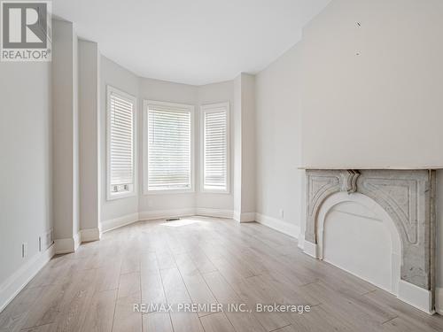 102 Bellevue Avenue, Toronto (Kensington-Chinatown), ON - Indoor Photo Showing Other Room