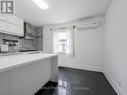 102 Bellevue Avenue, Toronto (Kensington-Chinatown), ON - Indoor