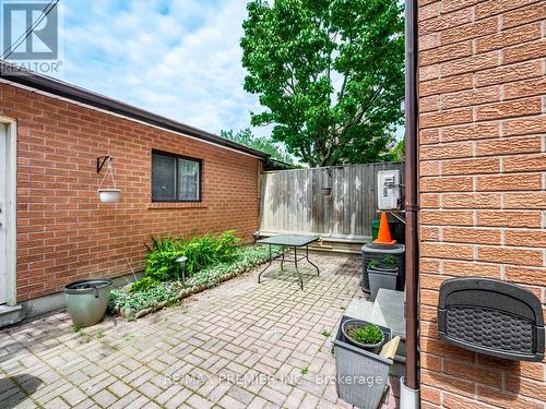 102 Bellevue Avenue, Toronto (Kensington-Chinatown), ON - Outdoor With Exterior