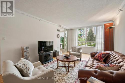 211 - 5444 Yonge Street, Toronto (Willowdale West), ON - Indoor Photo Showing Living Room