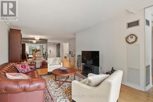 211 - 5444 Yonge Street, Toronto (Willowdale West), ON - Indoor Photo Showing Living Room