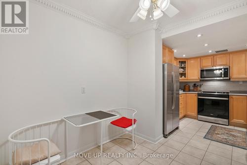 211 - 5444 Yonge Street, Toronto (Willowdale West), ON - Indoor Photo Showing Kitchen