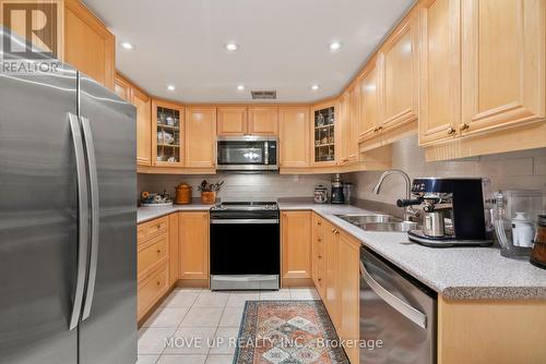 211 - 5444 Yonge Street, Toronto (Willowdale West), ON - Indoor Photo Showing Kitchen With Stainless Steel Kitchen With Double Sink