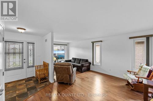 21 Gale Crescent, Belleville, ON - Indoor