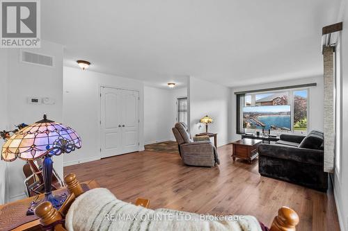 21 Gale Crescent, Belleville, ON - Indoor Photo Showing Living Room