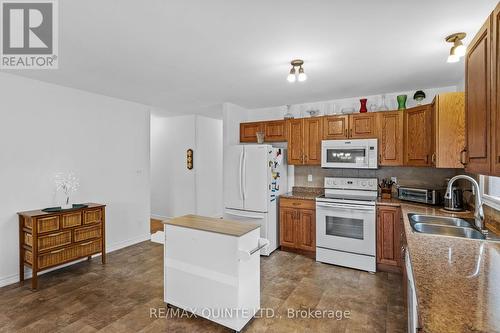 21 Gale Crescent, Belleville, ON - Indoor Photo Showing Kitchen With Double Sink