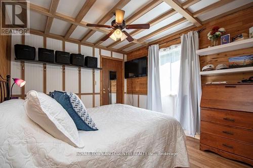 1130 Towering Oaks Trail, Kawartha Lakes (Norland), ON - Indoor Photo Showing Bedroom