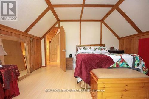 1130 Towering Oaks Trail, Kawartha Lakes (Norland), ON - Indoor Photo Showing Bedroom