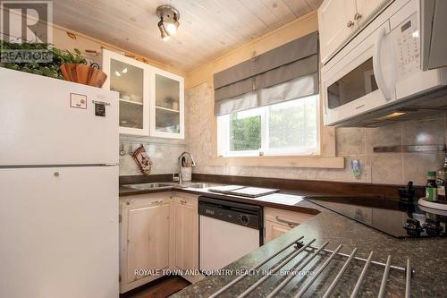 1130 Towering Oaks Trail, Kawartha Lakes (Norland), ON - Indoor Photo Showing Kitchen