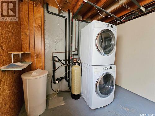 182 20Th Street, Battleford, SK - Indoor Photo Showing Laundry Room