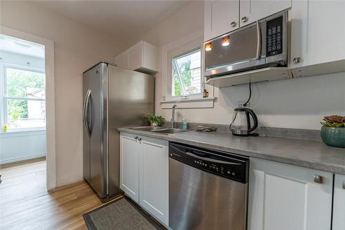 131 Ross Street, Welland, ON - Indoor Photo Showing Kitchen With Double Sink