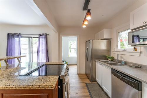 131 Ross Street, Welland, ON - Indoor Photo Showing Kitchen With Double Sink