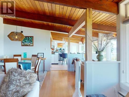 3998 Marine Ave, Powell River, BC - Indoor Photo Showing Dining Room