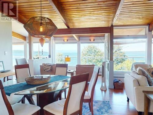 3998 Marine Ave, Powell River, BC - Indoor Photo Showing Dining Room