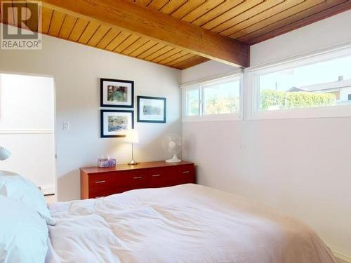 3998 Marine Ave, Powell River, BC - Indoor Photo Showing Bedroom