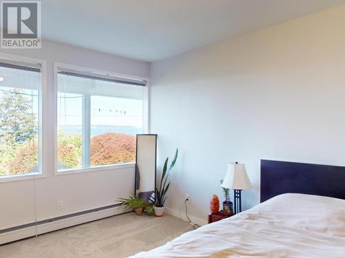 3998 Marine Ave, Powell River, BC - Indoor Photo Showing Bedroom