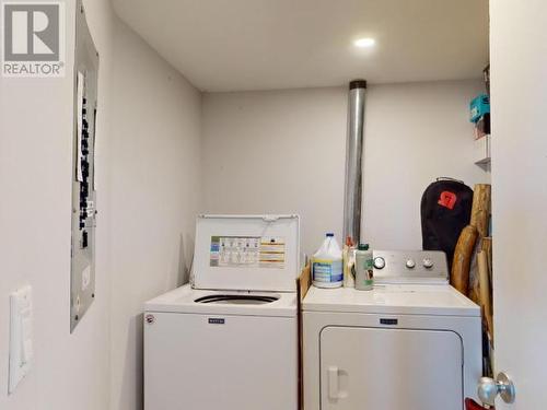 3998 Marine Ave, Powell River, BC - Indoor Photo Showing Laundry Room