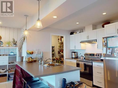 3998 Marine Ave, Powell River, BC - Indoor Photo Showing Kitchen With Double Sink