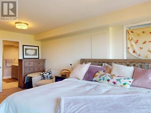 3998 Marine Ave, Powell River, BC - Indoor Photo Showing Bedroom