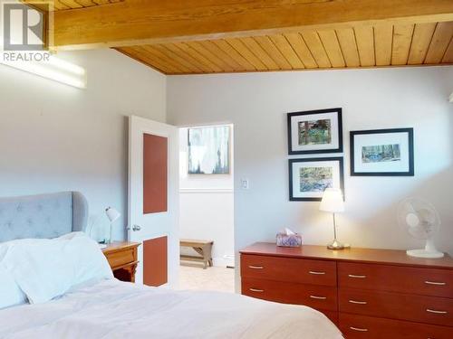 3998 Marine Ave, Powell River, BC - Indoor Photo Showing Bedroom