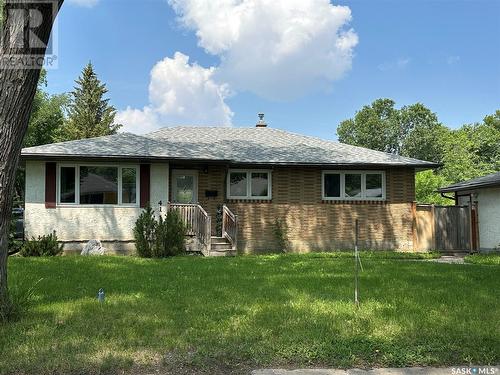 41 Dunning Crescent, Regina, SK - Outdoor