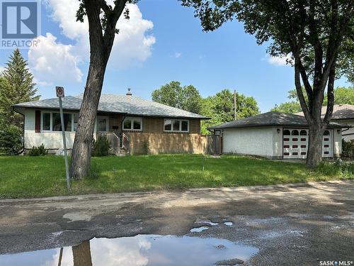 41 Dunning Crescent, Regina, SK - Outdoor