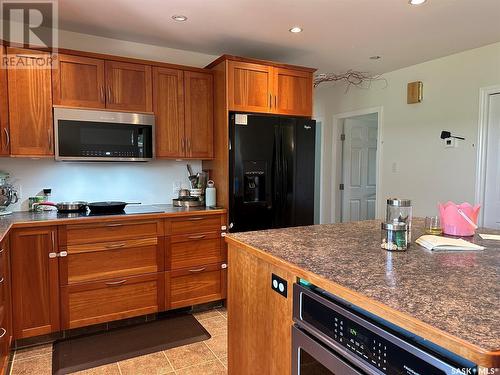 41 Dunning Crescent, Regina, SK - Indoor Photo Showing Kitchen