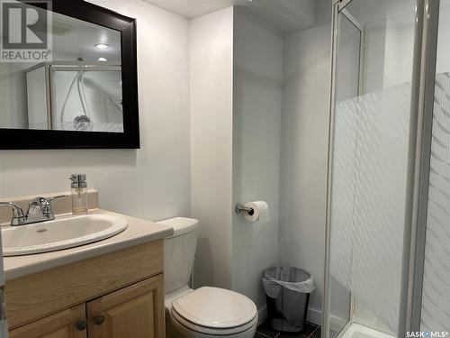 41 Dunning Crescent, Regina, SK - Indoor Photo Showing Bathroom